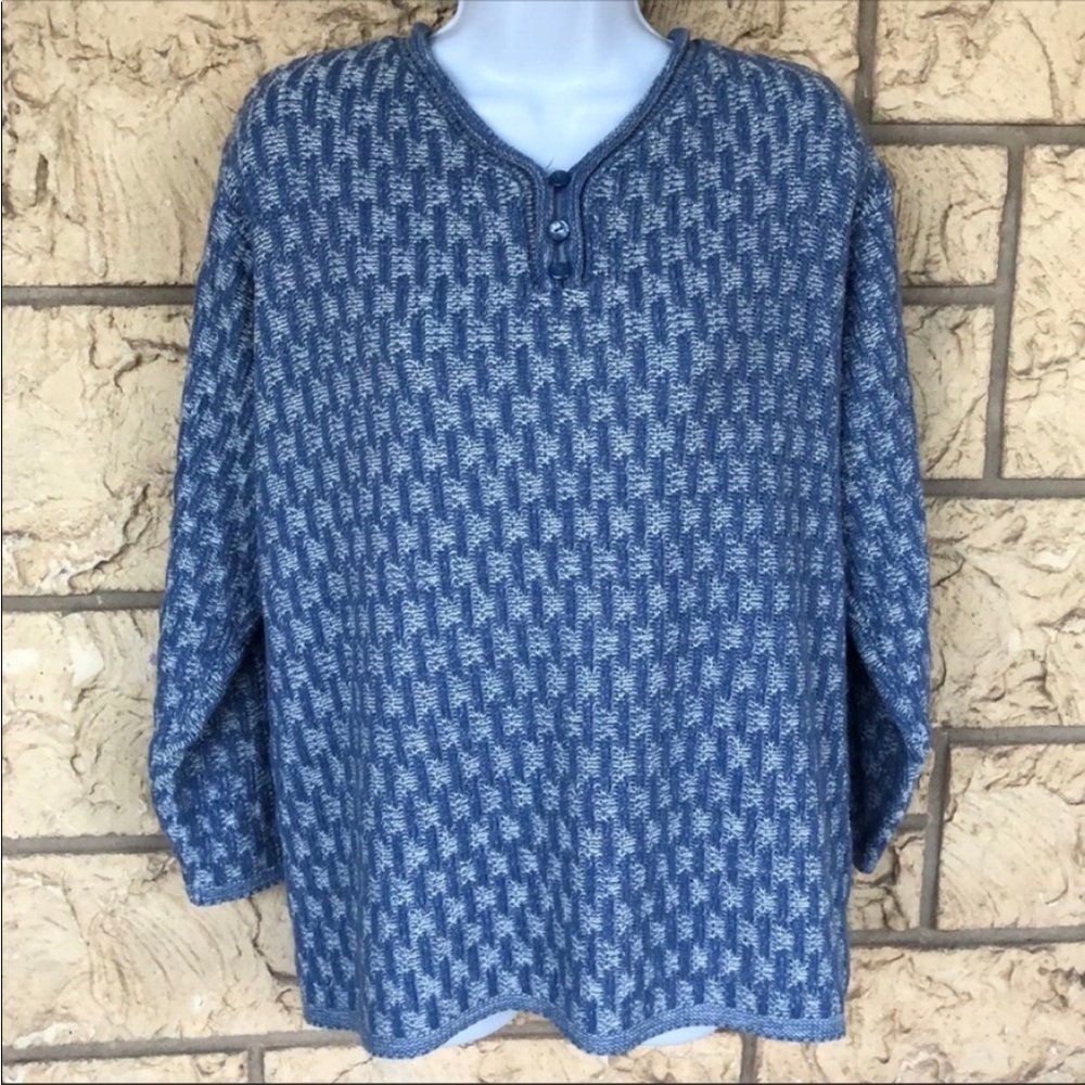 Bobby Brooks Sweater Blue & White Knit Soft sweater 
Size 14 W / 16 W Vintage